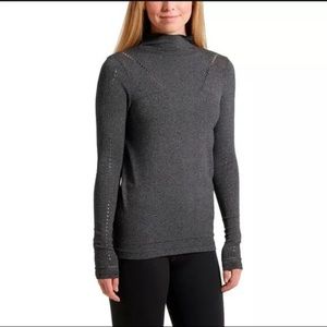 Puma Long sleeve Mock-Neck Athletic-Top Size XL